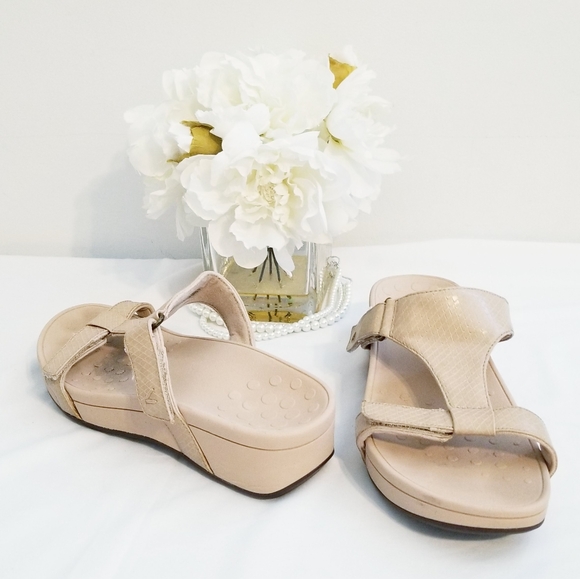 Vionic Ellie Slide Sandal - Picture 7 of 12